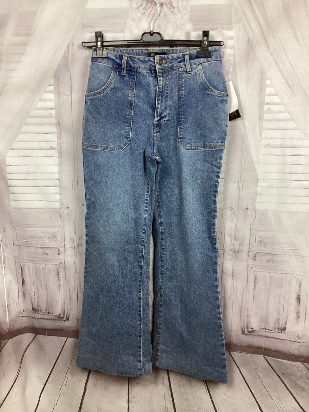 Frye Blue Jeans Vintage Wash Flare NWT 27